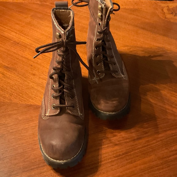 Boots - Picture 1 of 5